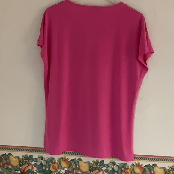 CARMEN Carmen Marc Valvo V Neck Studded Shoulder Blouse, Size M, Pink, NWT - Picture 2 of 9